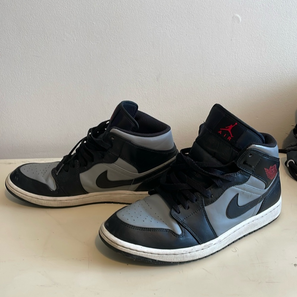 Nike Air Jordan 1 Mid Shadow Red Black Particle Grey